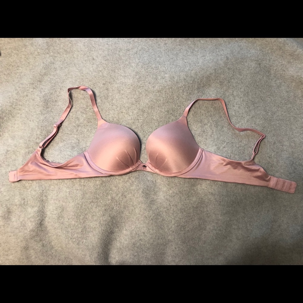 Victoria’s Secret 34B push-up bra